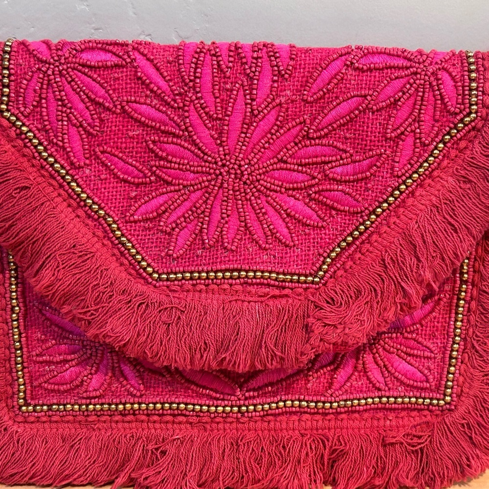 NATASHA Fuscia Embroidered Envelope Shoulder Bag With Floral Beaded Accents - Picture 4 of 10
